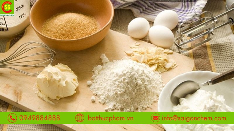 Dụng cụ và nguyên liệu làm bánh tiêu